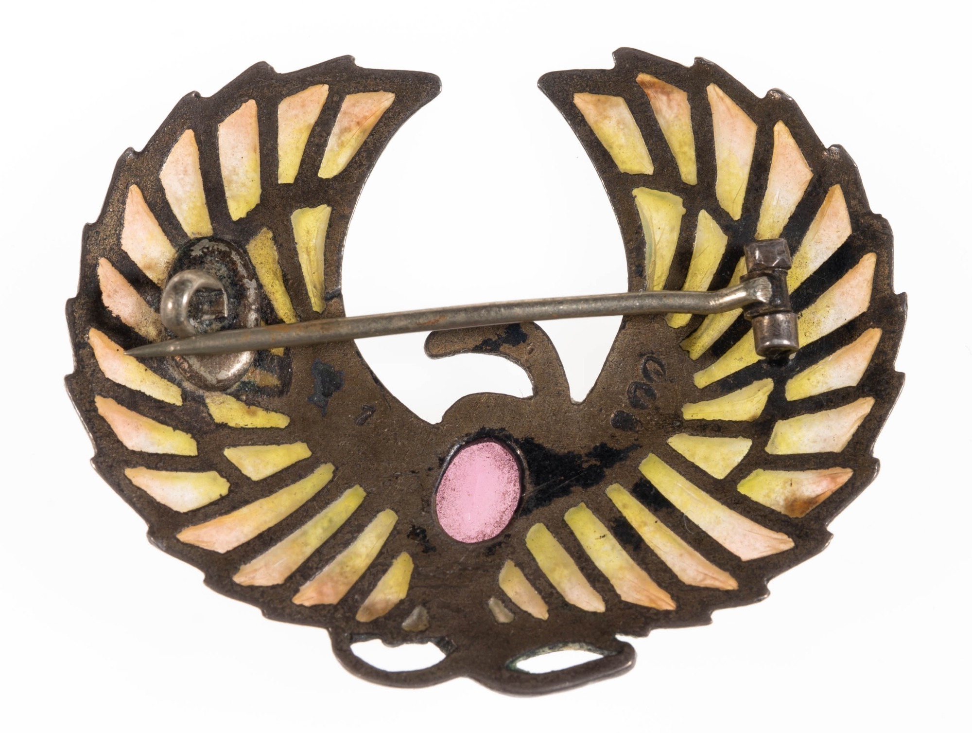 EGYPTIAN REVIVAL PLIQUE A'JOUR AND SPINEL GILT SILVER WINGED SERPENT BROOCH - 4
